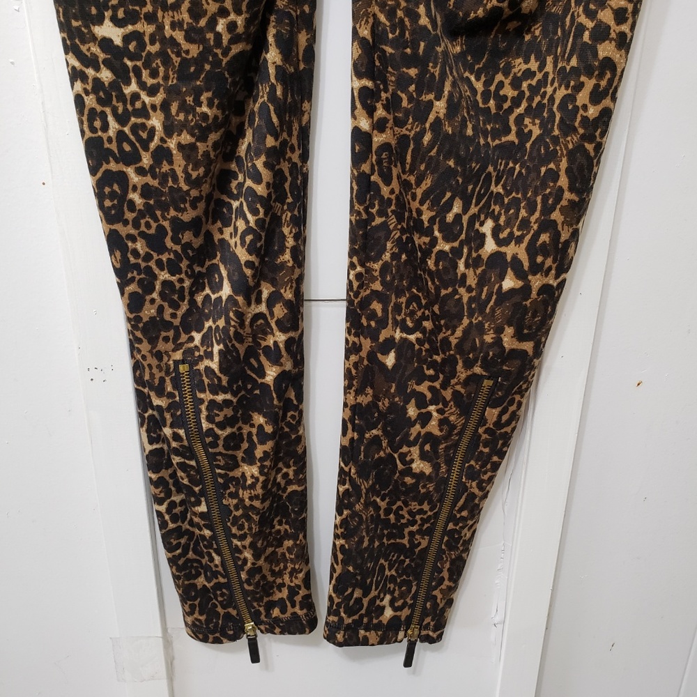 Animal Print Leggings w/Zipper & Wide Waistband - Picture 3 of 4
